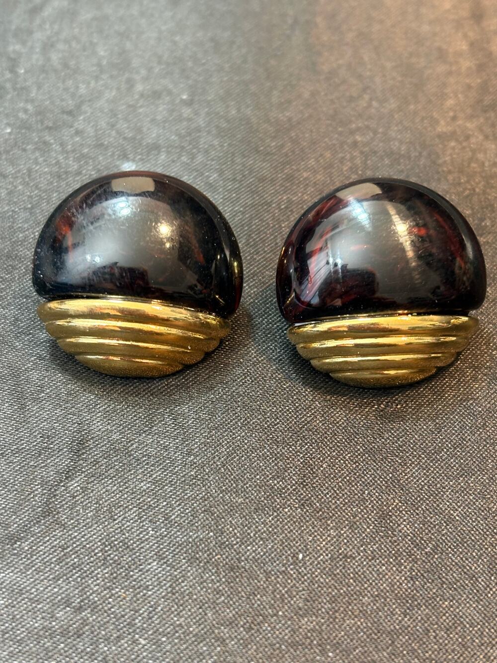 Vintage Acrylic Clip On Earrings Black Dome Gold Tone 11g 1”